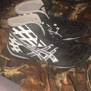 Asics Wrestling Shoes EUC